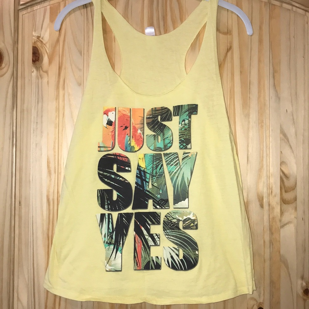 Light yellow “just say yes” tropical tank